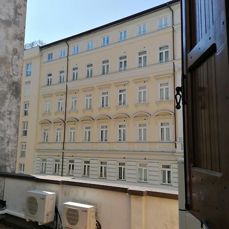 Tana Bianca Apartamento Trieste Exterior foto