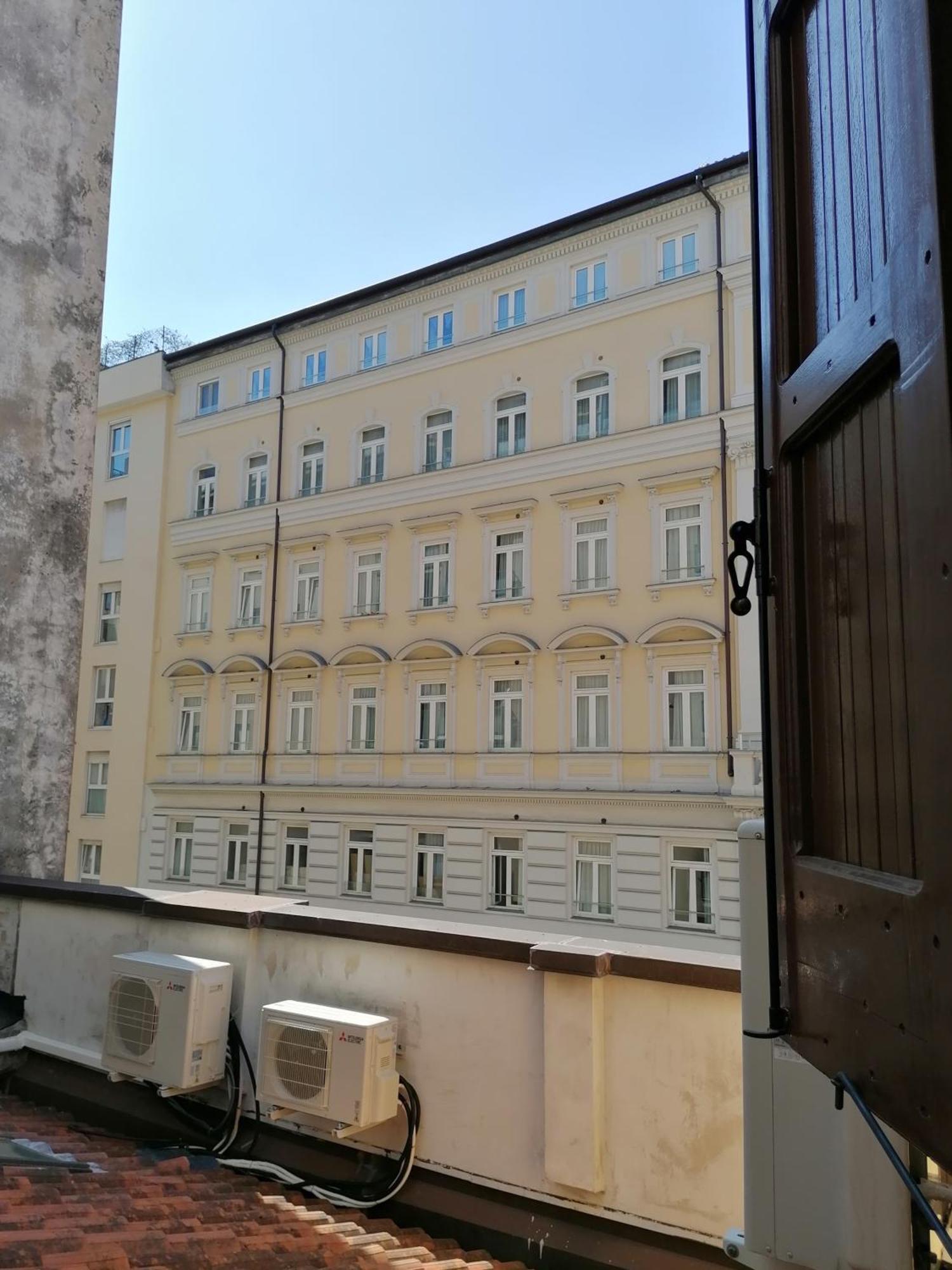 Tana Bianca Apartamento Trieste Exterior foto
